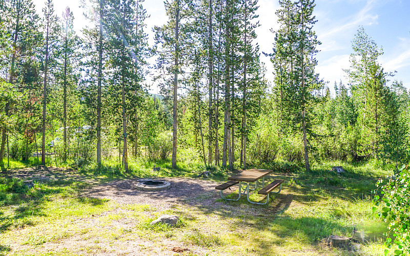 HOOP LAKE TRAILHEAD CAMPGROUND