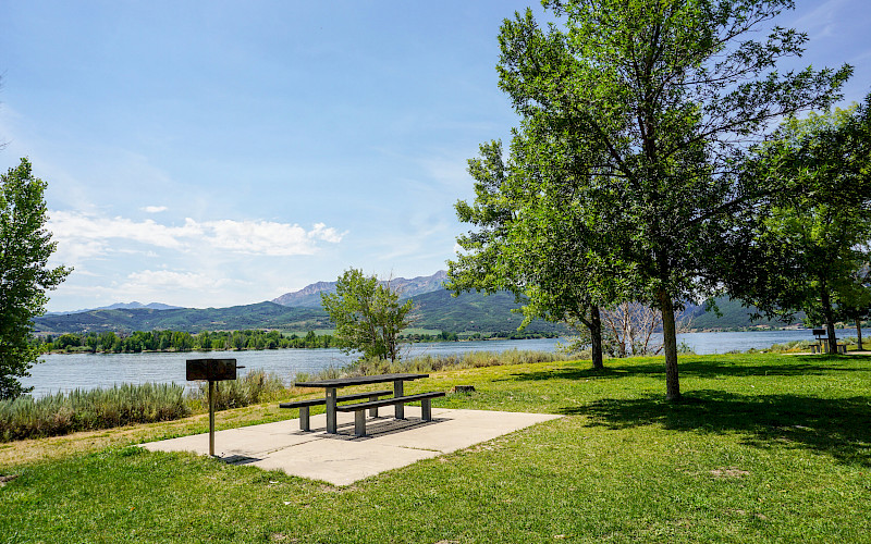 Middle Inlet Group Day Use Picnic Area